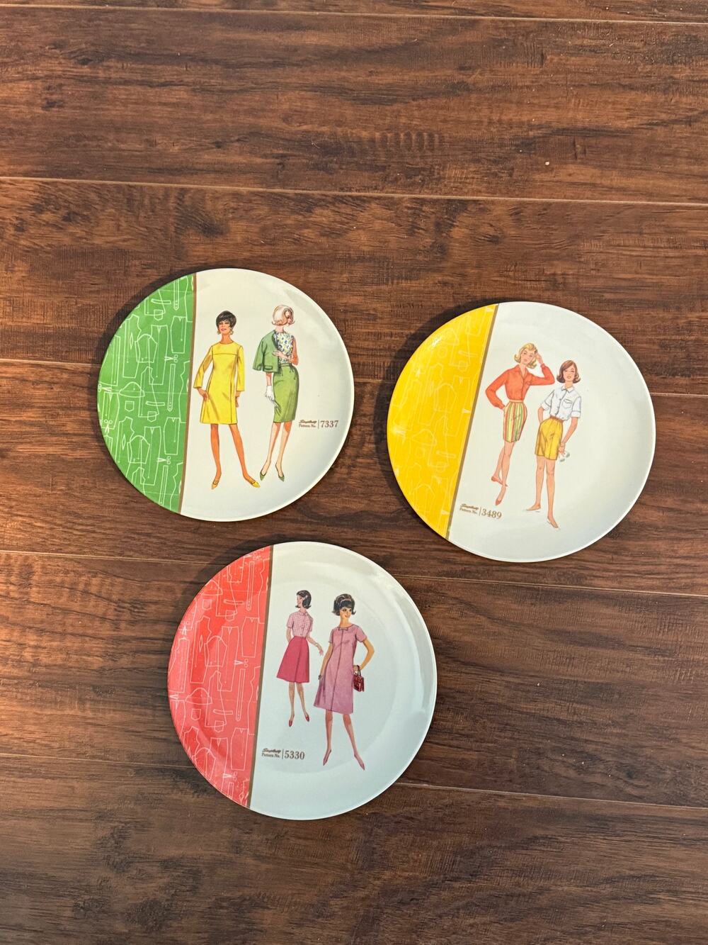 Vintage Simplicity Sewing Pattern Plates Melamine 6 3/4” - Set of 3